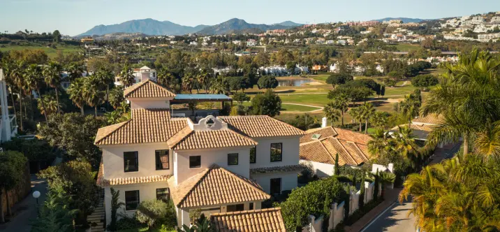 Venta de villa independiente en Nueva Andalucía 3