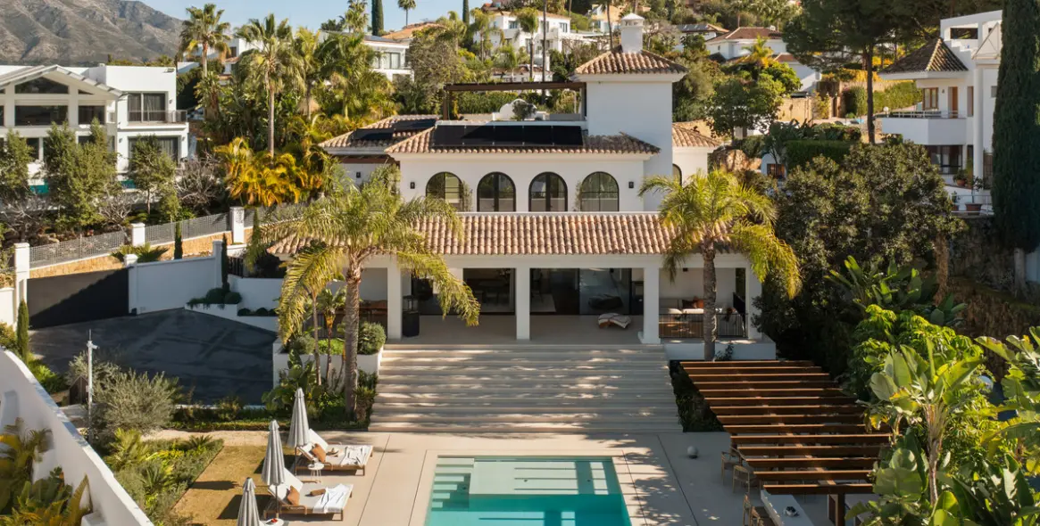 Venta de villa independiente en Nueva Andalucía 5