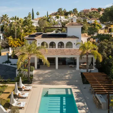 Venta de villa independiente en Nueva Andalucía