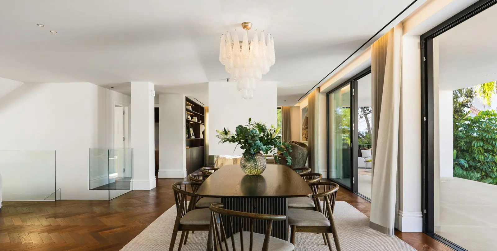 Venta de villa independiente en Nueva Andalucía 11