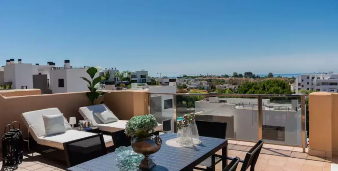 Long-term rent of penthouse in New Golden Mile 1