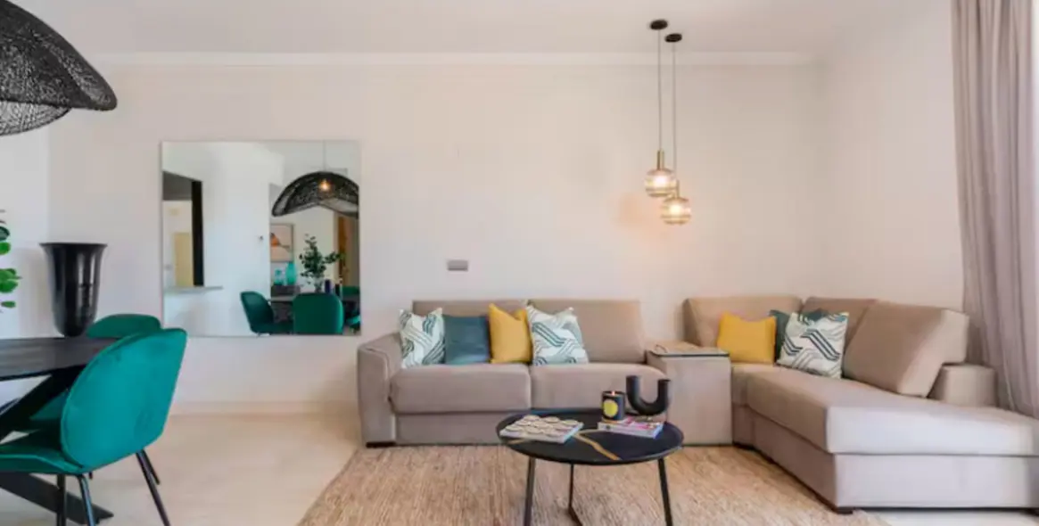 Long-term rent of penthouse in New Golden Mile 3