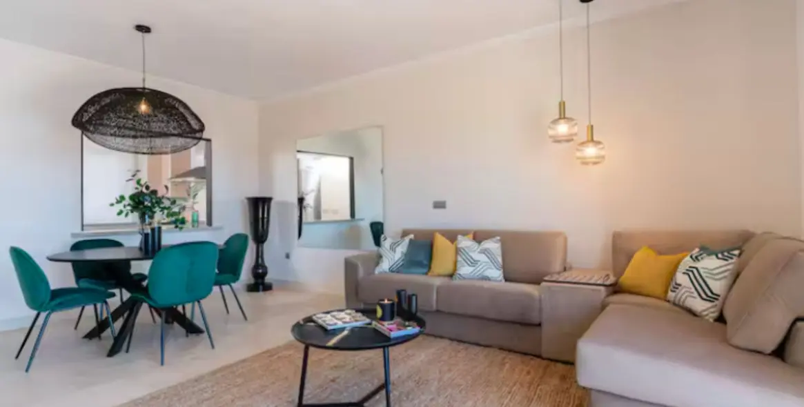 Long-term rent of penthouse in New Golden Mile 4