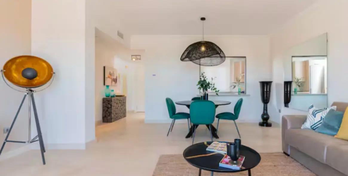 Long-term rent of penthouse in New Golden Mile 6