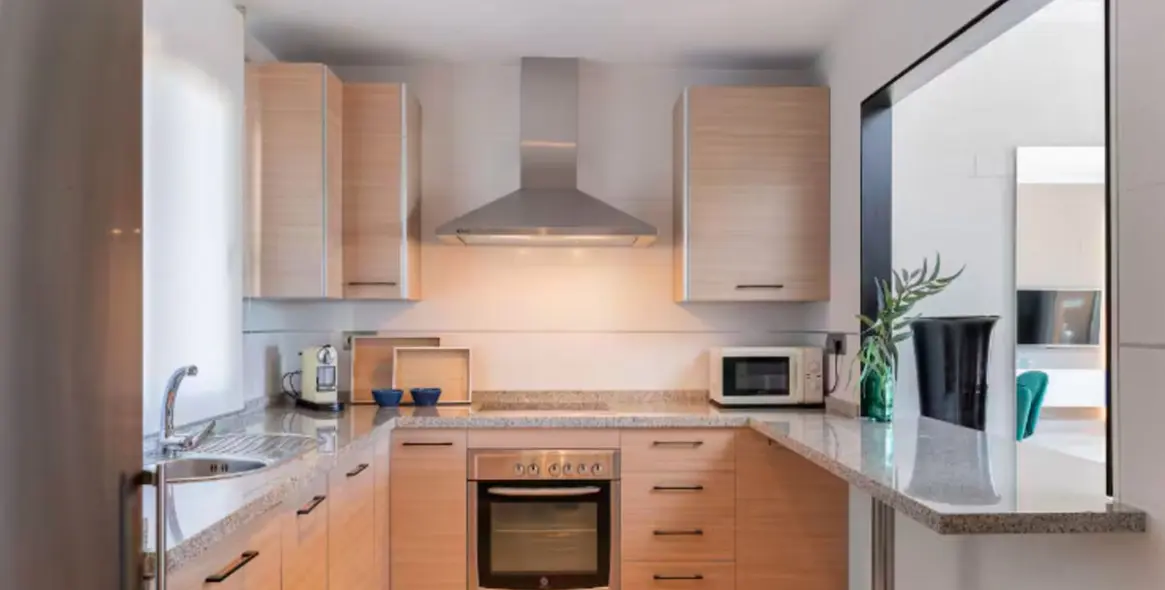 Long-term rent of penthouse in New Golden Mile 7