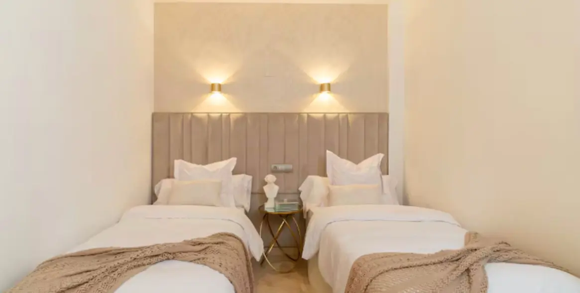 Long-term rent of penthouse in New Golden Mile 10