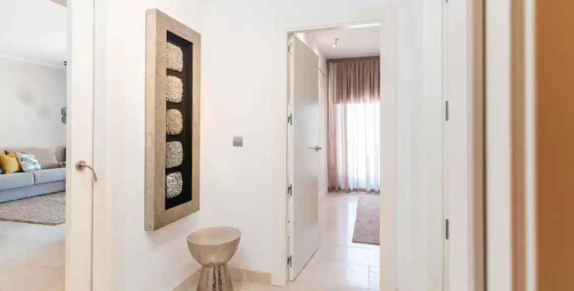 Long-term rent of penthouse in New Golden Mile 13