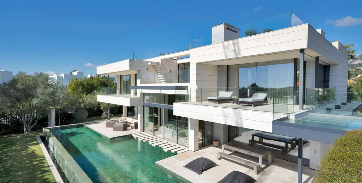 Alquiler a largo plazo de villa independiente en Nagüeles 1