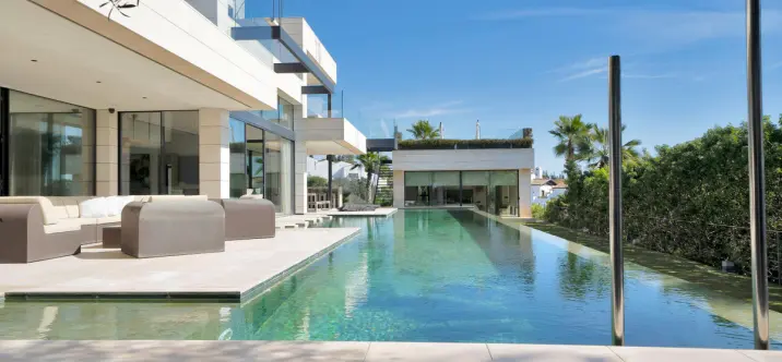 Alquiler a largo plazo de villa independiente en Nagüeles 1