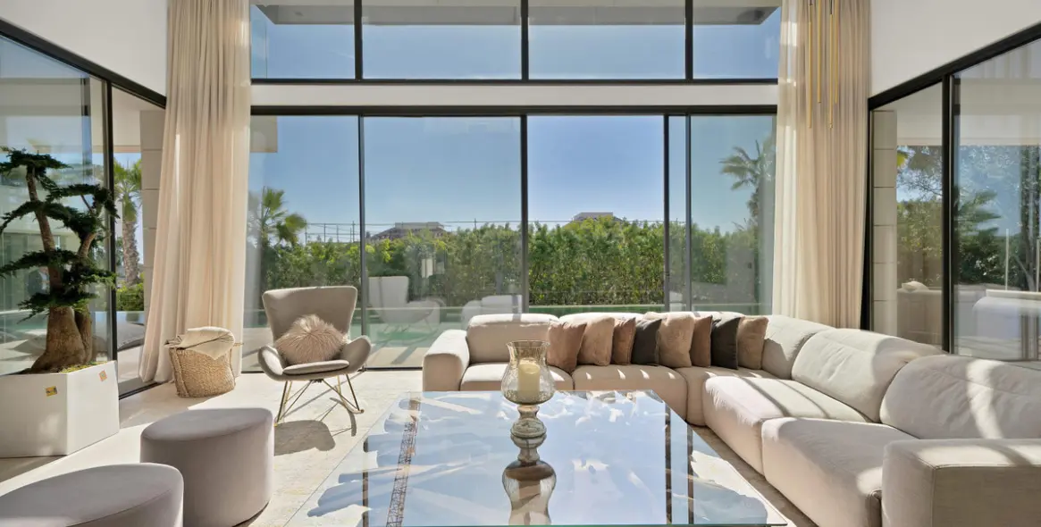 Alquiler a largo plazo de villa independiente en Nagüeles 5