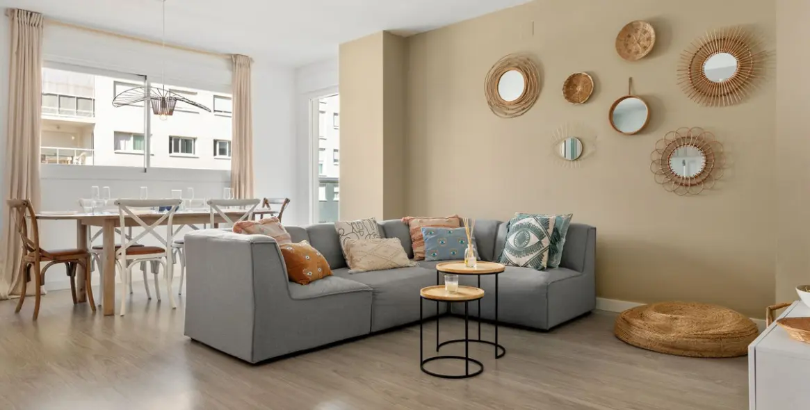 Sale of middle floor apartment in Estepona 2