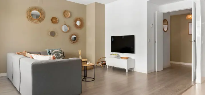 Venta de apartamento en planta media en Estepona 3