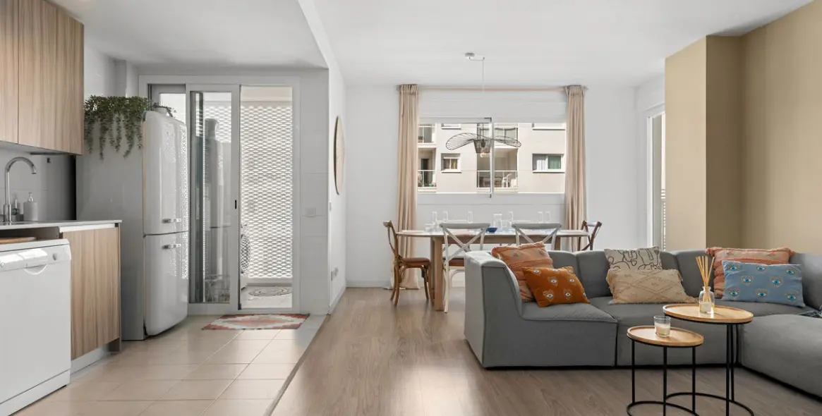 Sale of middle floor apartment in Estepona 5