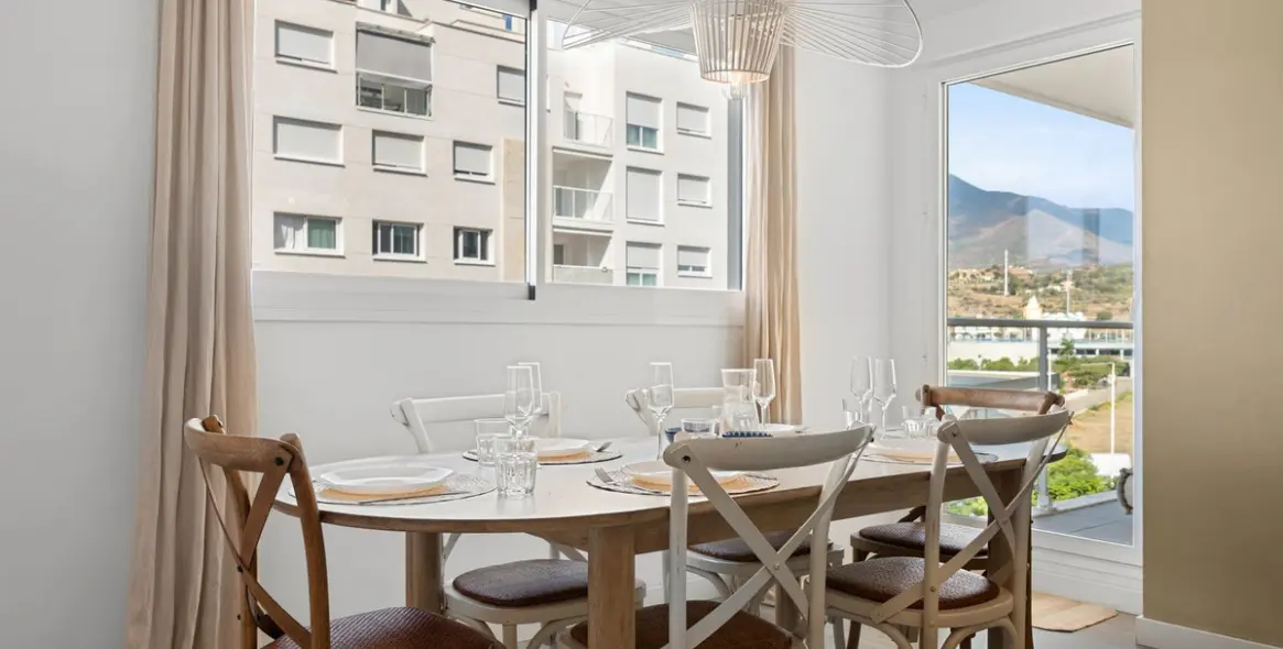 Sale of middle floor apartment in Estepona 10