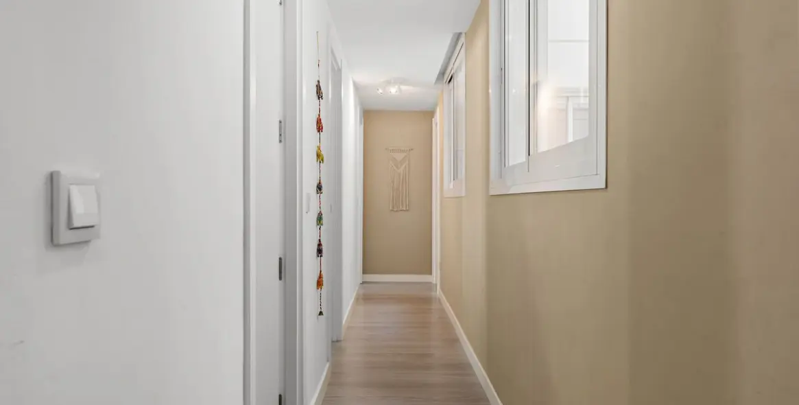 Sale of middle floor apartment in Estepona 13