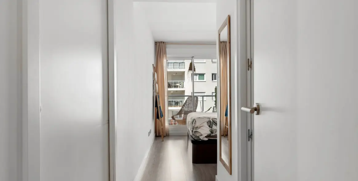 Sale of middle floor apartment in Estepona 14