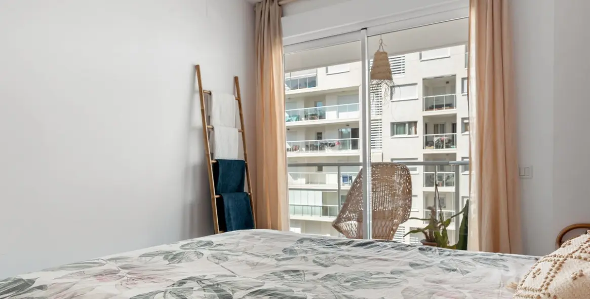 Sale of middle floor apartment in Estepona 15