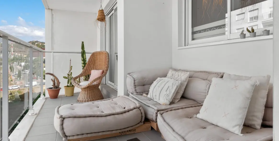 Sale of middle floor apartment in Estepona 25