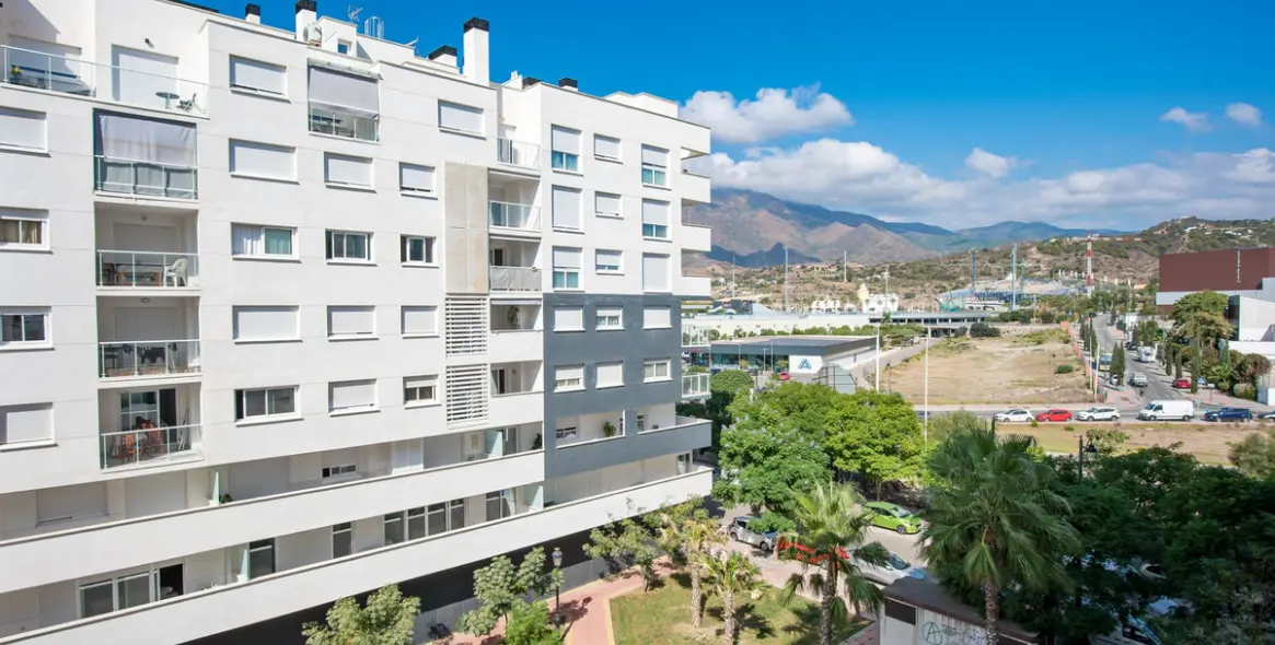 Sale of middle floor apartment in Estepona 29