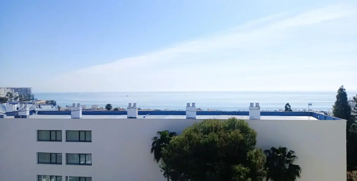 Продажа апартаментов на среднем этаже в Montemar 10