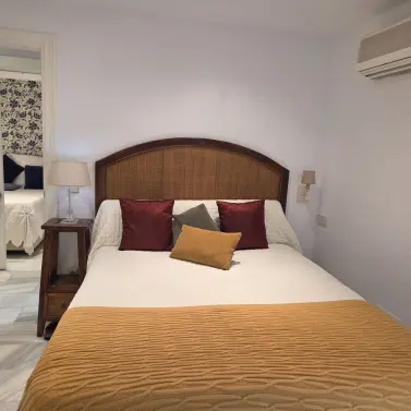 Продажа апартаментов на среднем этаже в Marbella