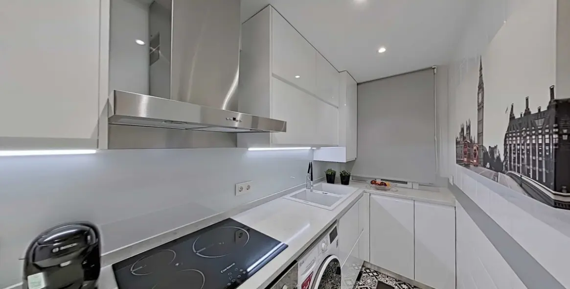 Venta de apartamento en planta media en Marbella 6