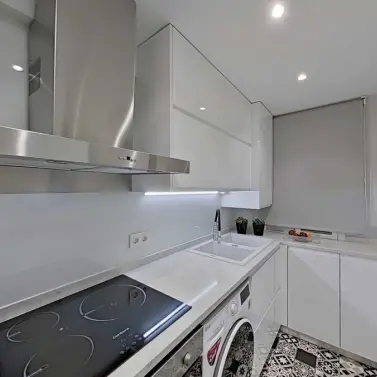 Продажа апартаментов на среднем этаже в Marbella