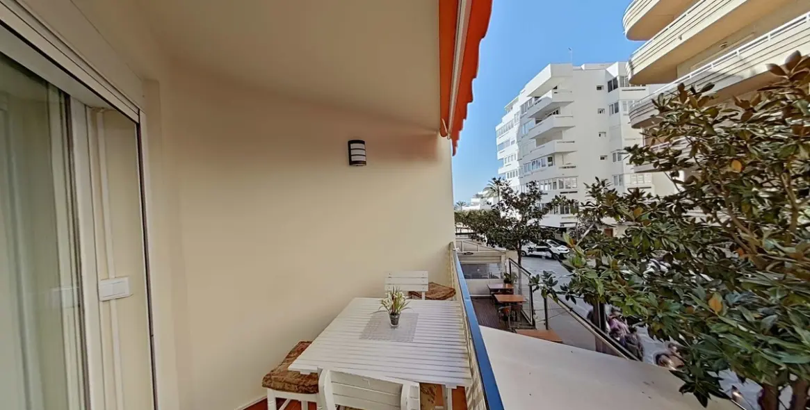 Venta de apartamento en planta media en Marbella 10