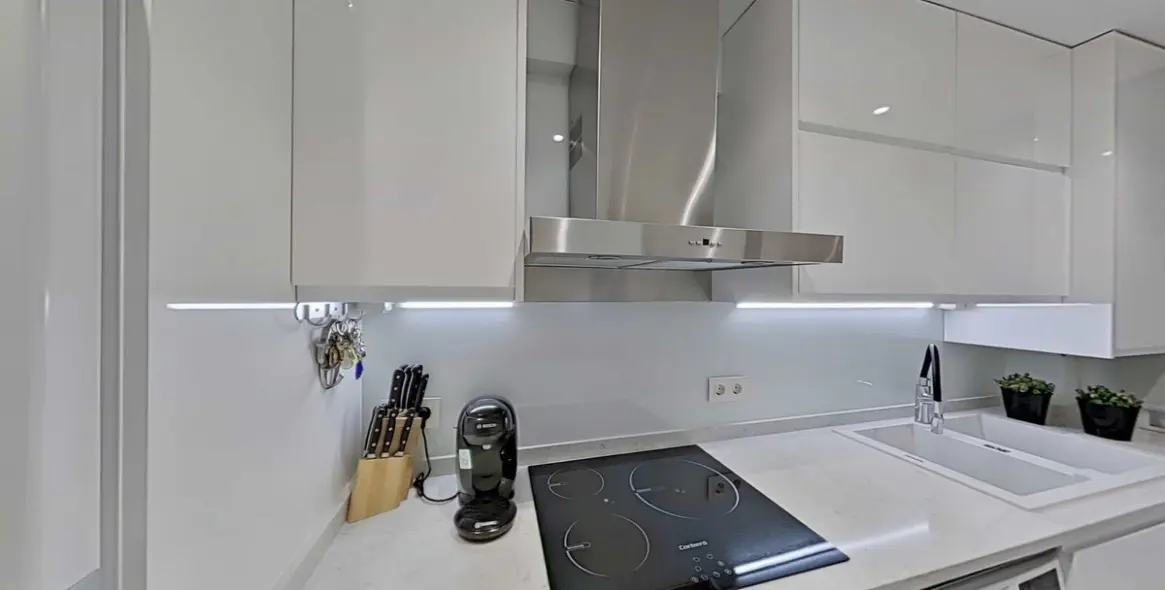 Venta de apartamento en planta media en Marbella 11