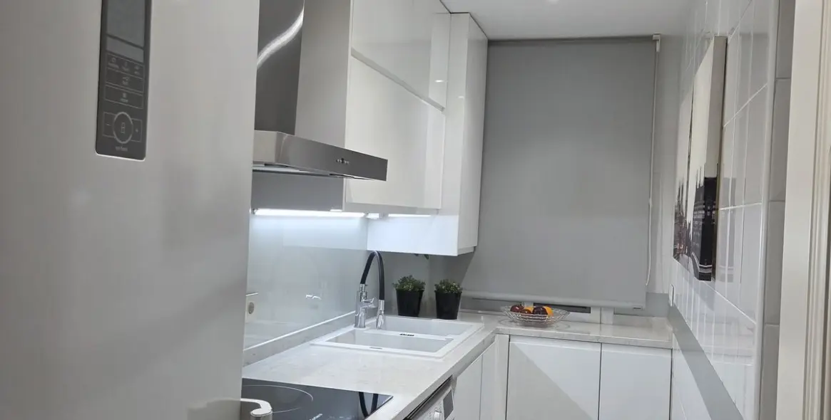 Venta de apartamento en planta media en Marbella 16