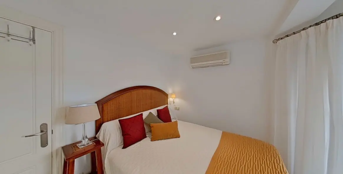 Venta de apartamento en planta media en Marbella 24