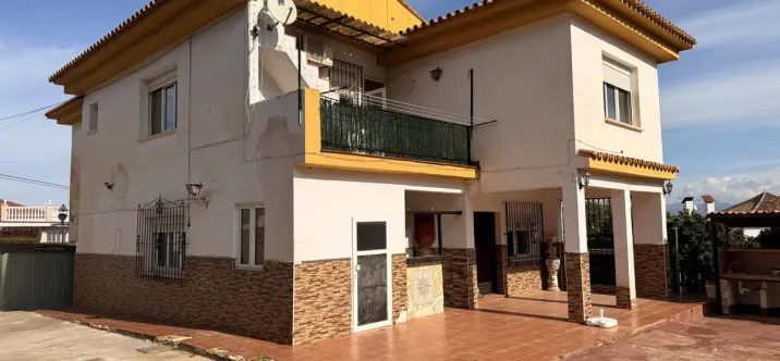 Sale of detached villa in Alhaurín de la Torre 0