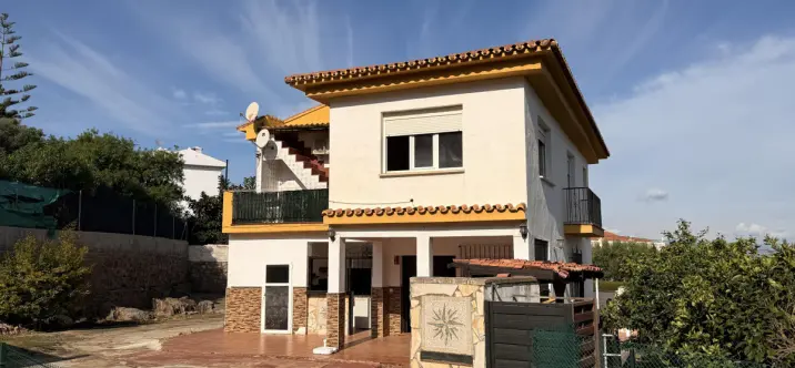 Sale of detached villa in Alhaurín de la Torre 2