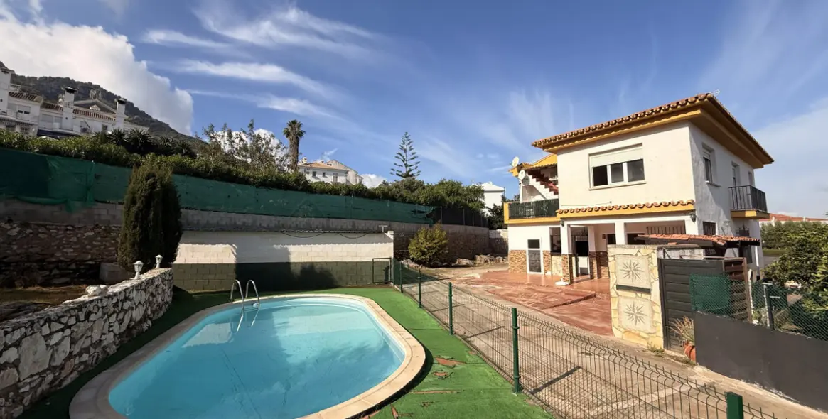 Sale of detached villa in Alhaurín de la Torre 4