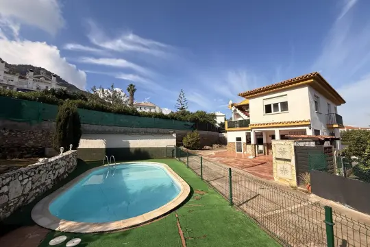 Image 6 thumb