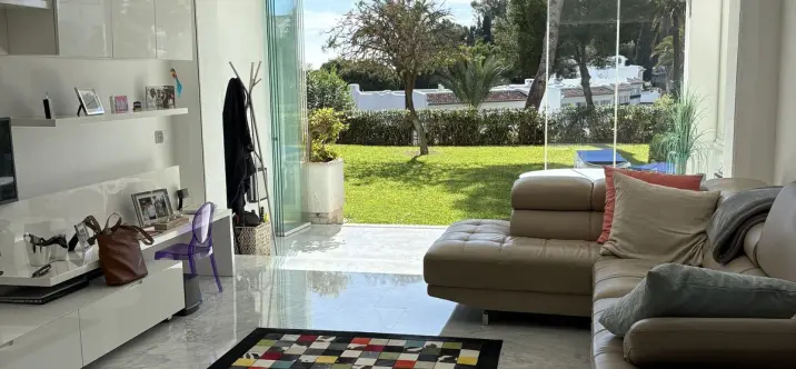 Sale of ground floor apartment in Miraflores 3