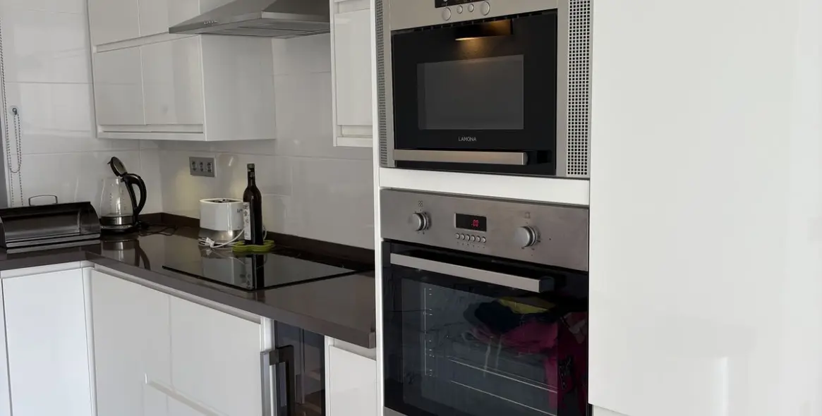 Продажа апартаментов на первом этаже в Miraflores 6