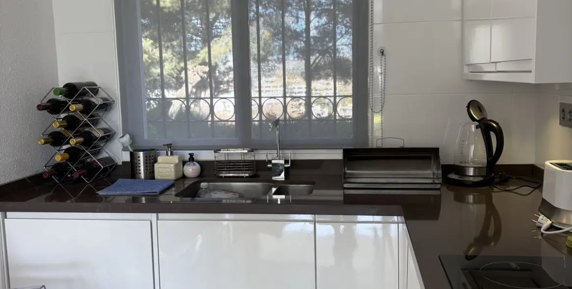 Продажа апартаментов на первом этаже в Miraflores 7