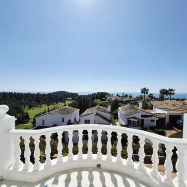 Sale of penthouse in El Chaparral