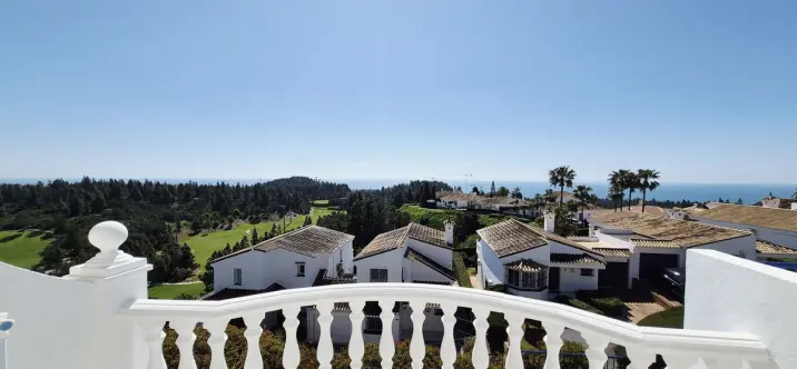 Sale of penthouse in El Chaparral 1