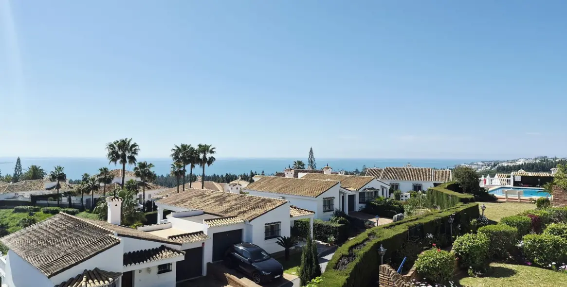 Sale of penthouse in El Chaparral 3