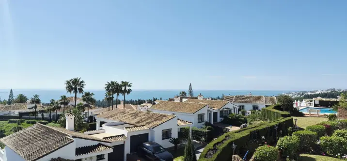 Sale of penthouse in El Chaparral 2