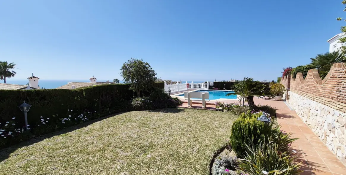 Sale of penthouse in El Chaparral 13