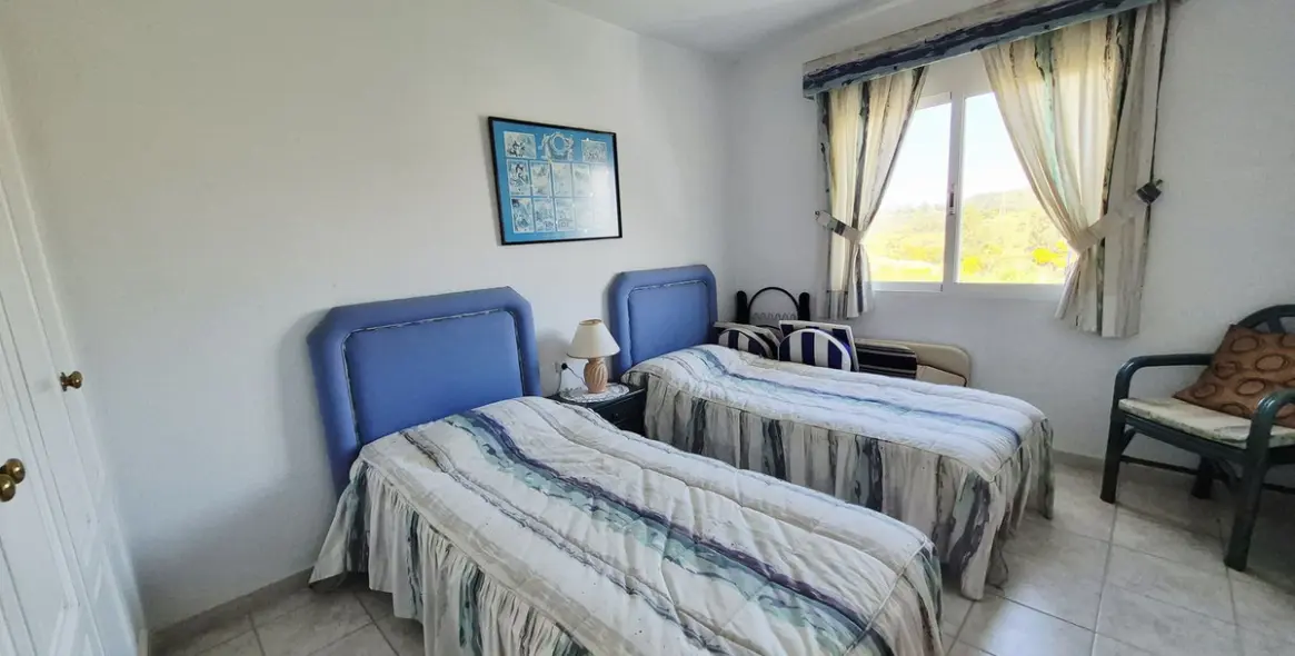 Sale of penthouse in El Chaparral 15