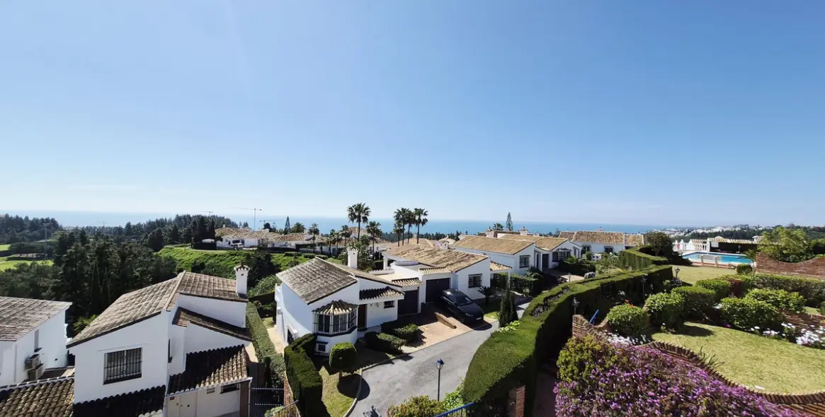 Sale of penthouse in El Chaparral 22