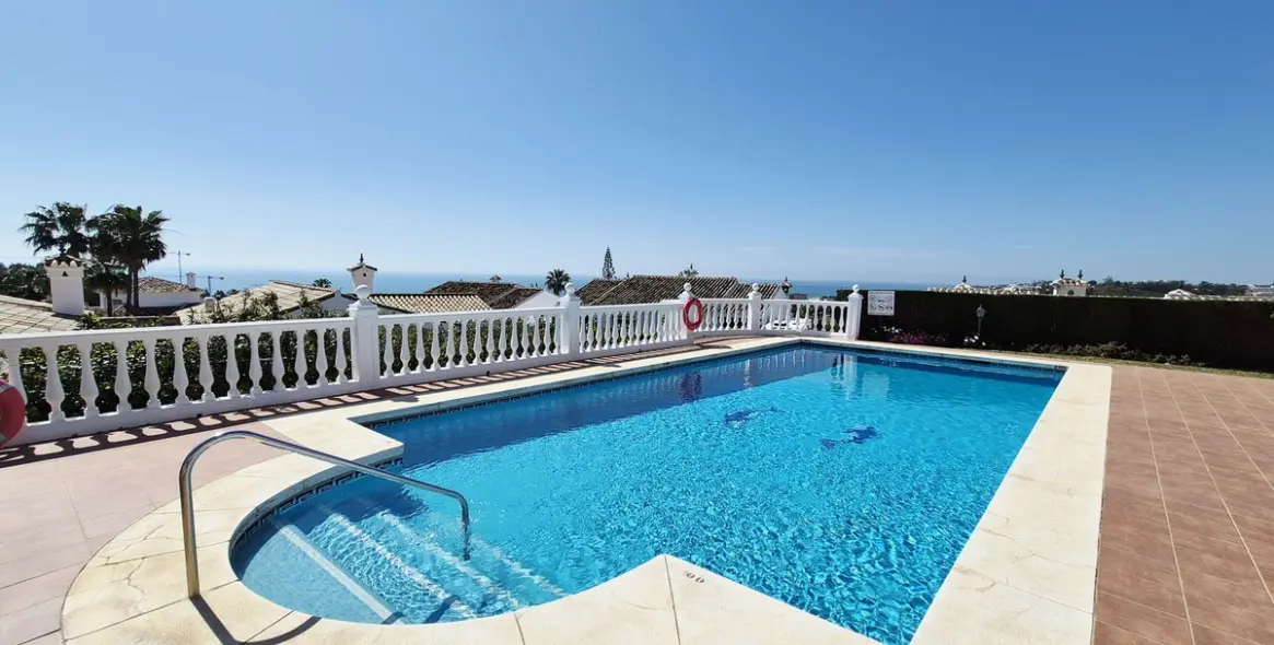 Sale of penthouse in El Chaparral 24