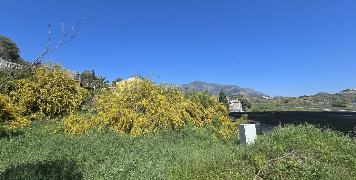 Продажа  жилого участка в Fuengirola 2