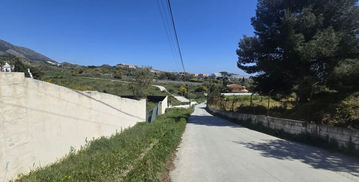 Продажа  жилого участка в Fuengirola 4