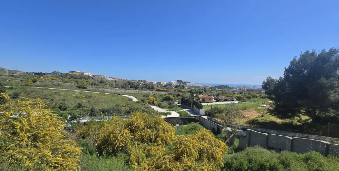 Продажа  жилого участка в Fuengirola 10