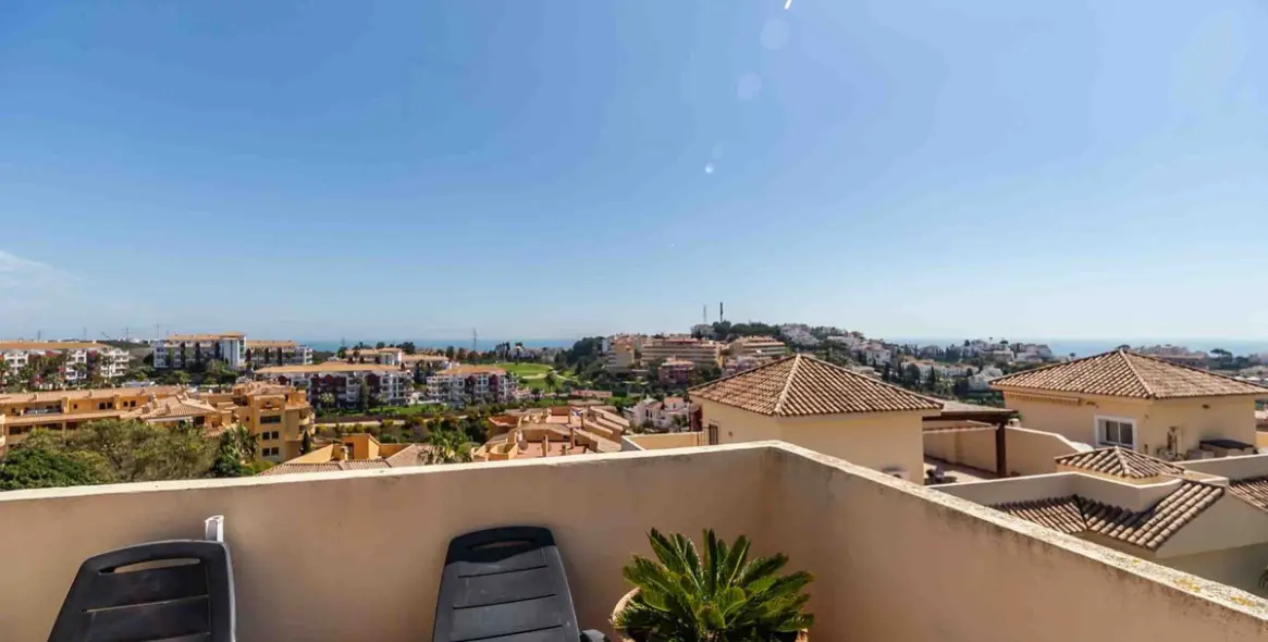 Sale of penthouse in Mijas 98
